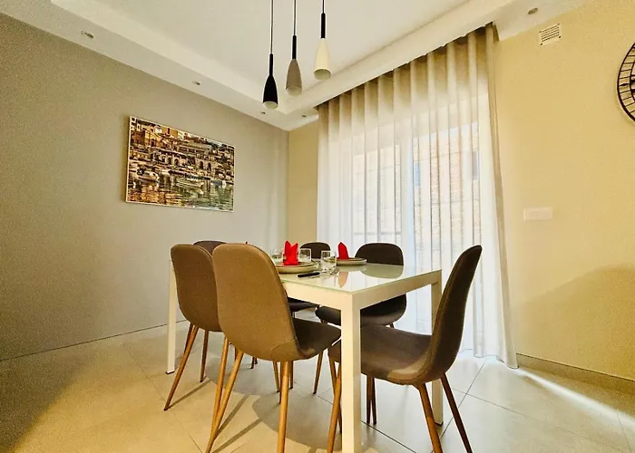Stylish 2 Bedroom In Appartamento *